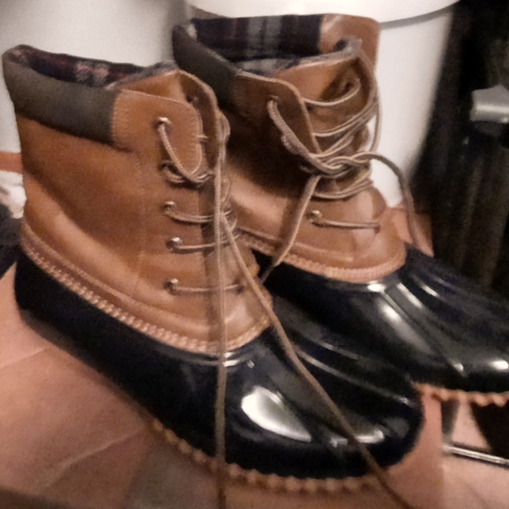 Women's Size 9m Navy Blue-Flannel Lined Sporto Duck Boots.